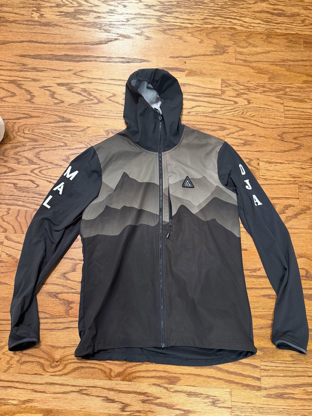 Malo Men's Black & Gray Mountain-Graphic Hooded Windbreaker